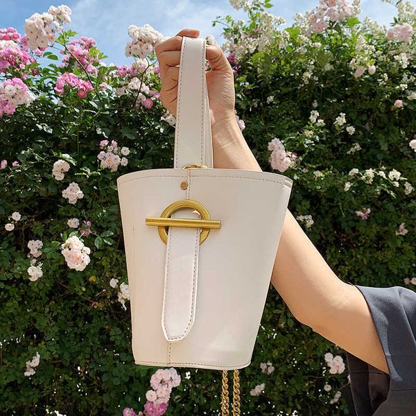 autumn and winter new vegetable basket bag female simple handheld bucket bag crossbody chain small bag 0804-111
autumn and winter new vegetable basket bag female simple handheld bucket bag crossbody chain small bag 0804-111