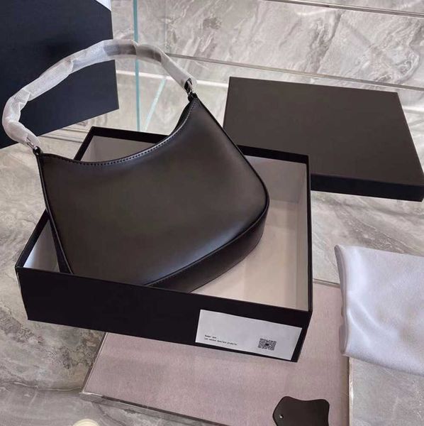 new cleo underarm shoulder bags handbags crossbody bag heart-shaped decoration tarpaulin genuine leather wholesale fashion goes with everyth
new cleo underarm shoulder bags handbags crossbody bag heart-shaped decoration tarpaulin genuine leather wholesale fashion goes with everyth