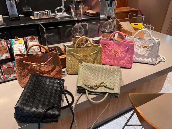 for designer layer andiamo bag cowhide botegas women spring/summer 2023 new fashion versatile woven handbag one shoulder crossbody trend njb
for designer layer andiamo bag cowhide botegas women spring/summer 2023 new fashion versatile woven handbag one shoulder crossbody trend njb