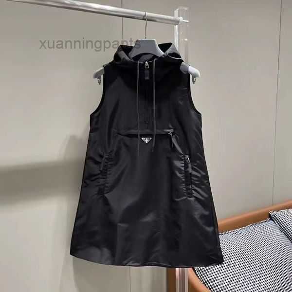 dress shirt spring summer outwear style with budge letter lady slim skirt button zipper bust l7wf, White;black
dress shirt spring summer outwear style with budge letter lady slim skirt button zipper bust l7wf, White;black