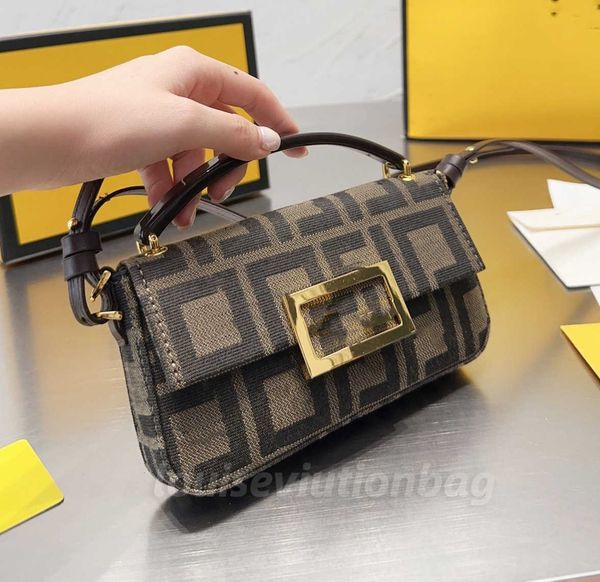 luxury genuine leather tote shoulder bags baguette pochette nylon handbags classic clutch designer envelope womens fashion crossbody bag pur
luxury genuine leather tote shoulder bags baguette pochette nylon handbags classic clutch designer envelope womens fashion crossbody bag pur