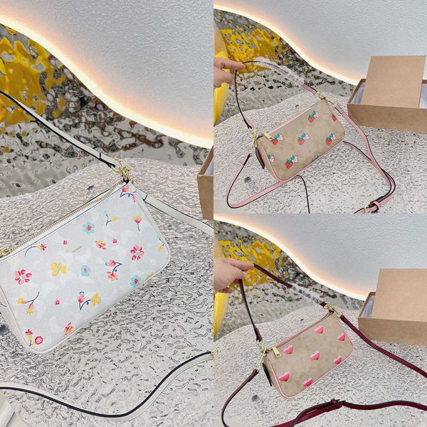 messenger bag vintage flower heart print shoulder bags designer handbag women luxury leather underarm crossbody purse handbags 230717
messenger bag vintage flower heart print shoulder bags designer handbag women luxury leather underarm crossbody purse handbags 230717