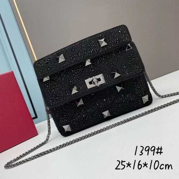 bags luxurys designer new shiny handbag crystal rivet diamond embedding fashion handheld shoulder crossbody women's chain 6257
bags luxurys designer new shiny handbag crystal rivet diamond embedding fashion handheld shoulder crossbody women's chain 6257