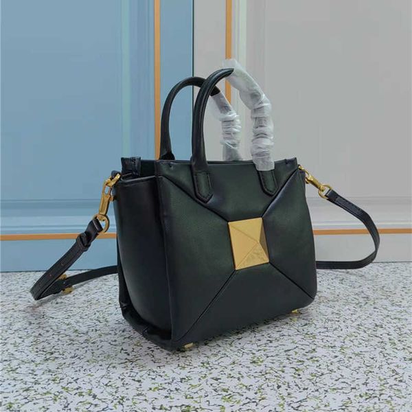 velatninio v shopping bag bag designer bags for handheld ladiespremium rivet large metal genuine leather women's versatile capacity one
velatninio v shopping bag bag designer bags for handheld ladiespremium rivet large metal genuine leather women's versatile capacity one
