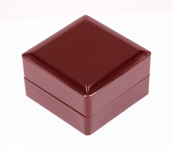 factory wholesale price one slot wooden ring display box 7*7*5.2(cm) drop shipping5106162, Black;white
factory wholesale price one slot wooden ring display box 7*7*5.2(cm) drop shipping5106162, Black;white