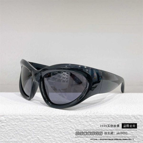 2023 new luxury designer family b's new plate style oval sunglasses fashionable men's and women's ins popular online stars sa, White;black
2023 new luxury designer family b's new plate style oval sunglasses fashionable men's and women's ins popular online stars sa, White;black