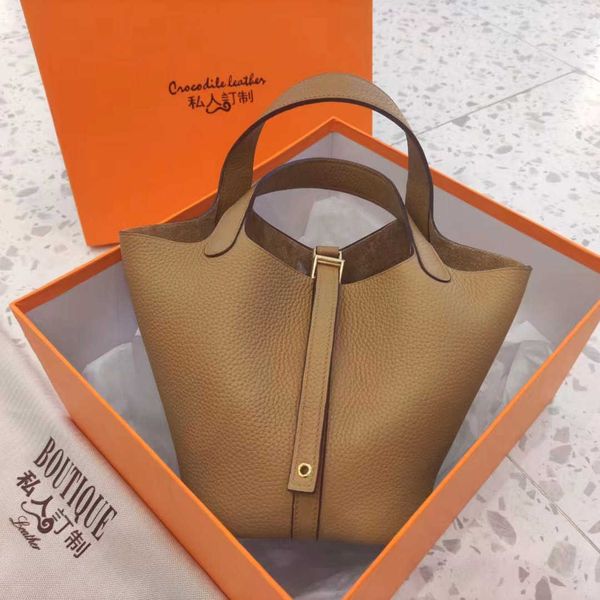 original h ermes picotin lock tote bags online store star style family cabbage basket bucket bag handmade wax thread tc cowhide mom have rea
original h ermes picotin lock tote bags online store star style family cabbage basket bucket bag handmade wax thread tc cowhide mom have rea