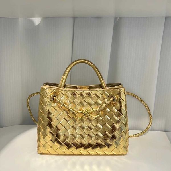 fashion woven botegas designer 2023 new andiamo bag large capacity versatile cowhide tote casual one shoulder handbag r0hq
fashion woven botegas designer 2023 new andiamo bag large capacity versatile cowhide tote casual one shoulder handbag r0hq