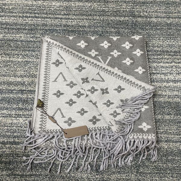 2023 new women man designer scarf fashion brand 100% cashmere scarves for winter womens and mens long wraps size 180 christmas gift aaa9898, Blue;gray
2023 new women man designer scarf fashion brand 100% cashmere scarves for winter womens and mens long wraps size 180 christmas gift aaa9898, Blue;gray