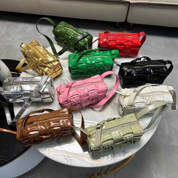 designer bag venetas woven small botte cassette bag women's bag shoulder crossbody handheld women's bag m8x1
designer bag venetas woven small botte cassette bag women's bag shoulder crossbody handheld women's bag m8x1