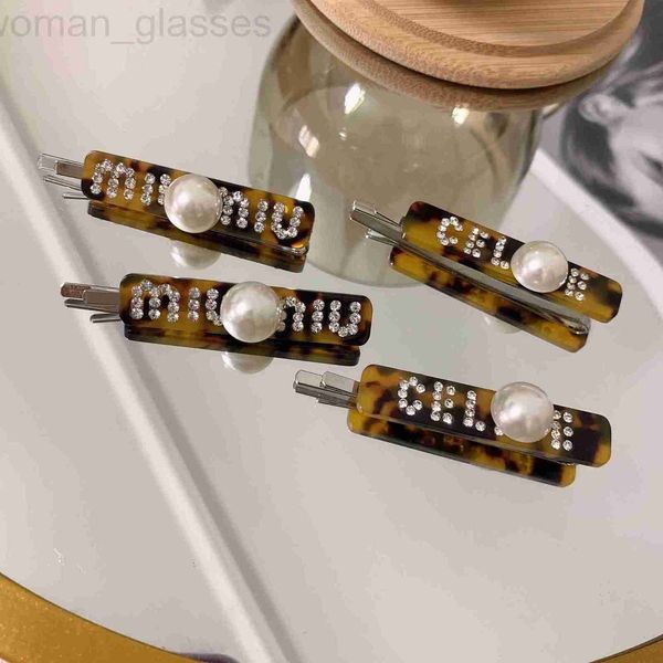 hair clips & barrettes designer mujia's new hairpin is a one-line pair with personalized rhinestone letters on both sides and bangs the, Golden;silver
hair clips & barrettes designer mujia's new hairpin is a one-line pair with personalized rhinestone letters on both sides and bangs the, Golden;silver