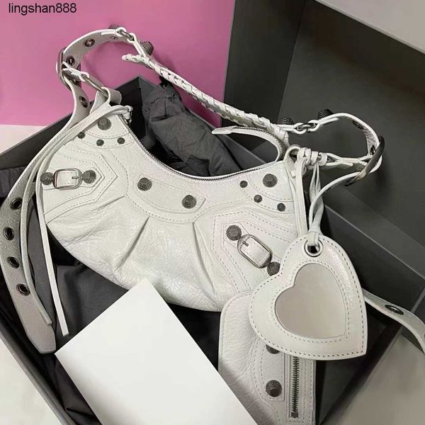 shoulder bag highend quality luxurys designers fashion half moon bag le cagole motorcycle bag crossbody women tote with handbags travel clut
shoulder bag highend quality luxurys designers fashion half moon bag le cagole motorcycle bag crossbody women tote with handbags travel clut