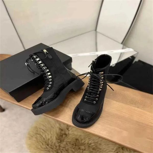 casual shoes 2023-casual style knight boots shoes classic color matching elegant ankle boot metal buckle leather short size 35-40, Black
casual shoes 2023-casual style knight boots shoes classic color matching elegant ankle boot metal buckle leather short size 35-40, Black