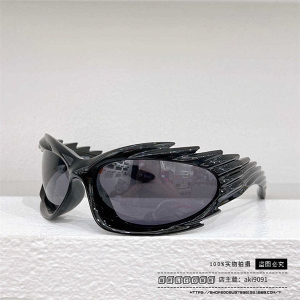 2023 new luxury designer family b's new style special-shaped serrated sunglasses for men and women's internet celebrities the same, White;black
2023 new luxury designer family b's new style special-shaped serrated sunglasses for men and women's internet celebrities the same, White;black