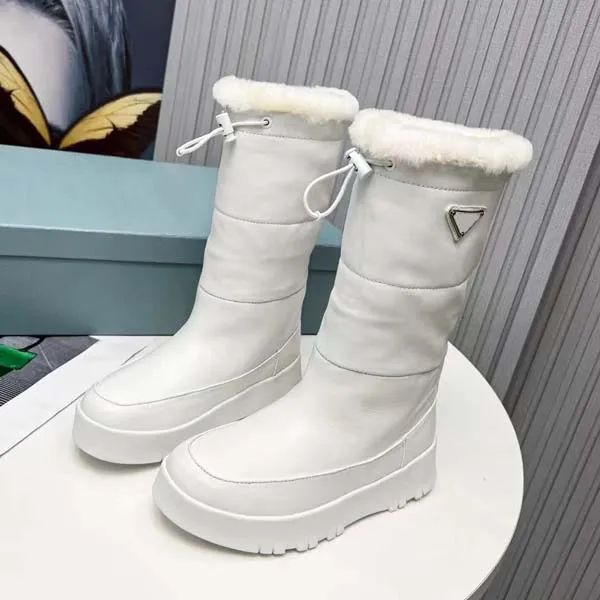 casual shoes women boots snow winter flat bottom sheepfold wool martin boot keep warm trainers sports flat side triangle plaque luxury shoes, Black
casual shoes women boots snow winter flat bottom sheepfold wool martin boot keep warm trainers sports flat side triangle plaque luxury shoes, Black