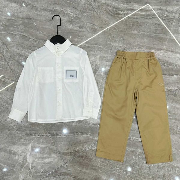 2023 designer baby suits autumn tracksuits size 100-160 cm 2pcs double pocket embellished lapel long sleeve shirt and khaki pants, White
2023 designer baby suits autumn tracksuits size 100-160 cm 2pcs double pocket embellished lapel long sleeve shirt and khaki pants, White
