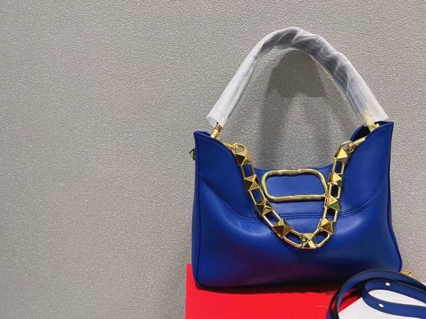 velatninio designer bags for ladiespunk style rivet tote bag chain shopping bag underarm bucket bag portable single shoulder messenger bag l
velatninio designer bags for ladiespunk style rivet tote bag chain shopping bag underarm bucket bag portable single shoulder messenger bag l
