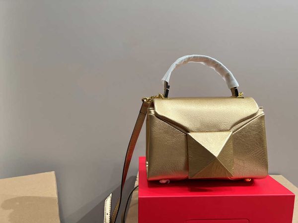 velatninio new for 2023 v women ladiessmall bag bags fashion korean versatile trend designer portable small square simple single shoulder ob
velatninio new for 2023 v women ladiessmall bag bags fashion korean versatile trend designer portable small square simple single shoulder ob