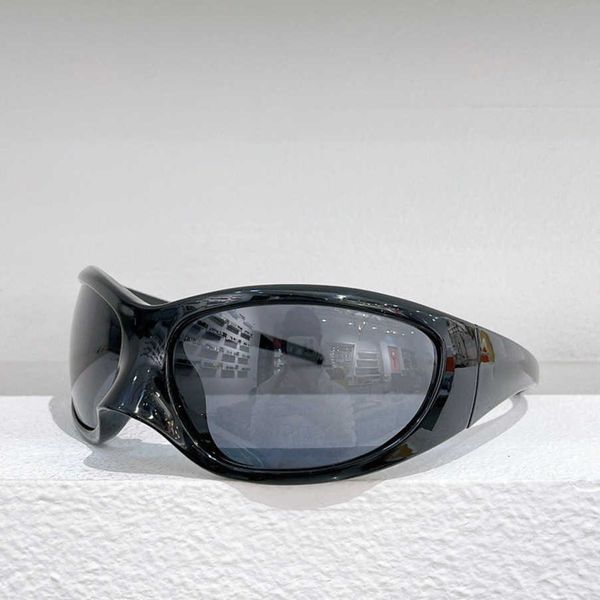 2023 new luxury designer family b's new style sunglasses for men and women's ns online celebrities the same future technology sung, White;black
2023 new luxury designer family b's new style sunglasses for men and women's ns online celebrities the same future technology sung, White;black
