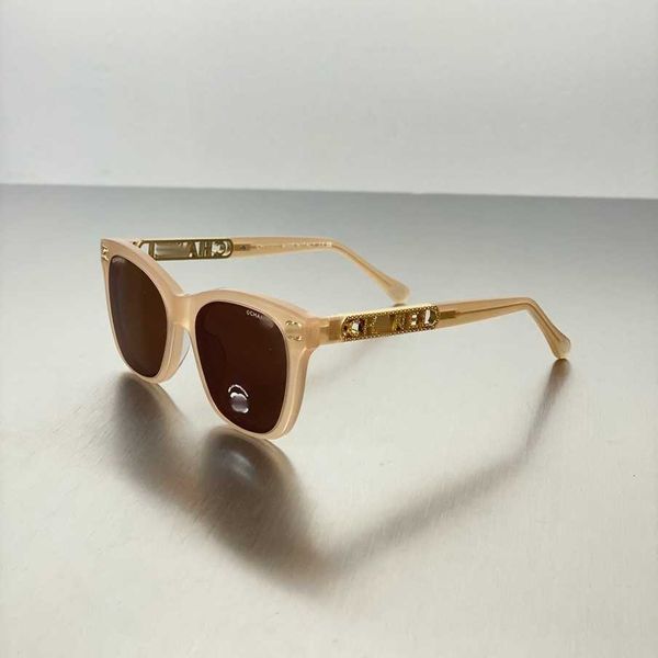 2023 luxury designer sunglasses 23 new 0774 sunglasses women's box fashion plate powder uv protection hollow letter, White;black
2023 luxury designer sunglasses 23 new 0774 sunglasses women's box fashion plate powder uv protection hollow letter, White;black
