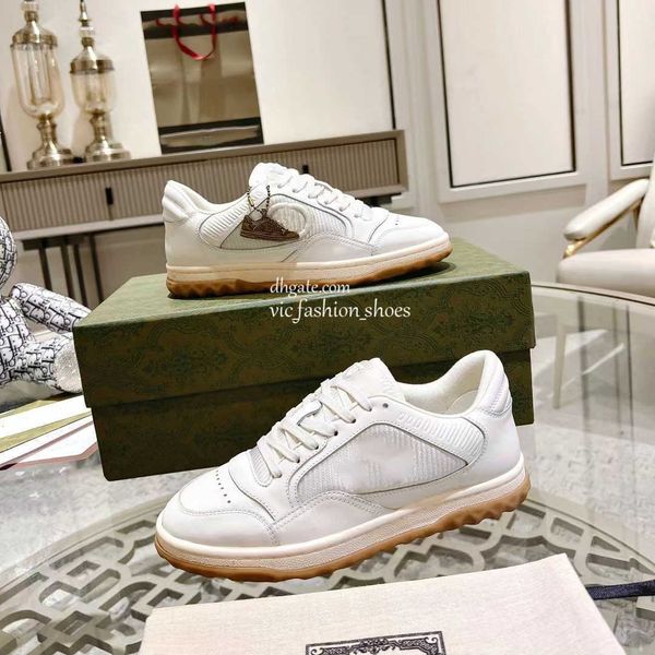7a new designer luxury shoes fashion ggity sneakers mens and womens running sports shoe new casual trainers classic ajksfh
7a new designer luxury shoes fashion ggity sneakers mens and womens running sports shoe new casual trainers classic ajksfh
