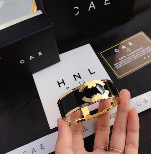 brand gold bangle famous designer bracelet fashion circle couple love bracelet luxury jewelry party birthday accessories gift 2210752, Black
brand gold bangle famous designer bracelet fashion circle couple love bracelet luxury jewelry party birthday accessories gift 2210752, Black