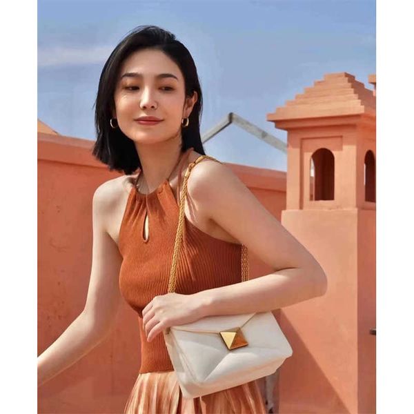 chain velatninio designer bags v strap for ladies2023 new big willow diagonal cross small square bag women's portable shoulder soft cow
chain velatninio designer bags v strap for ladies2023 new big willow diagonal cross small square bag women's portable shoulder soft cow