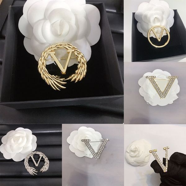 designer brooch luxury gold-plated pin brooches fashion jewelry girl pearl diamond broche premium gifts couple family wedding party accessor, Gray
designer brooch luxury gold-plated pin brooches fashion jewelry girl pearl diamond broche premium gifts couple family wedding party accessor, Gray