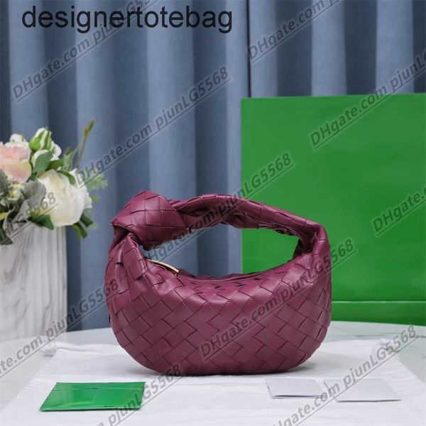 armpit shoulder jodie bag fashion woven leather handbag luxury designer moon shaped medium bag women' cosmetic bags cross purses
armpit shoulder jodie bag fashion woven leather handbag luxury designer moon shaped medium bag women' cosmetic bags cross purses
