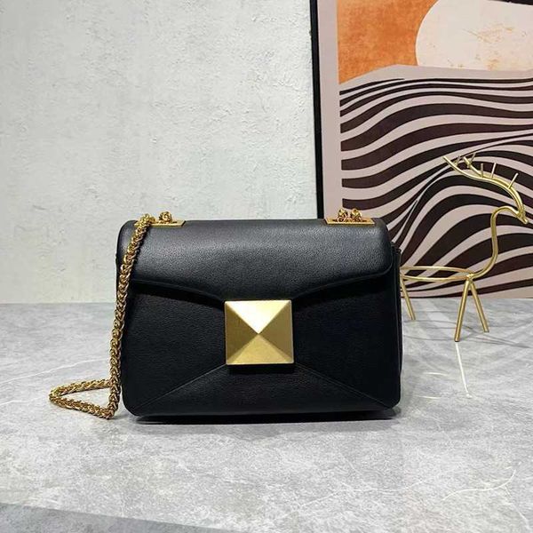 velatninio designer bags for ladies2023 new han underarm lingge chain women's bag fashion metal large rivet small square bag leather di
velatninio designer bags for ladies2023 new han underarm lingge chain women's bag fashion metal large rivet small square bag leather di