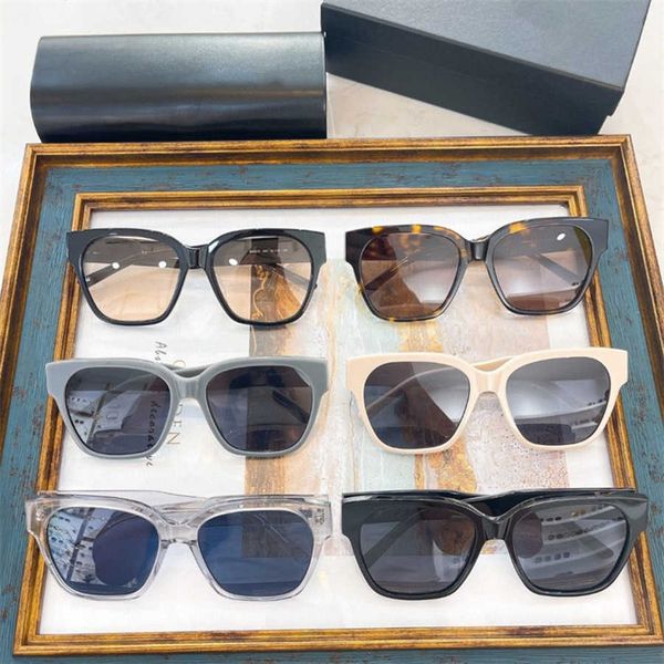 2023 new luxury designer family b's new plate large square sunglasses fashionable men's and women's ins popular online stars, White;black
2023 new luxury designer family b's new plate large square sunglasses fashionable men's and women's ins popular online stars, White;black