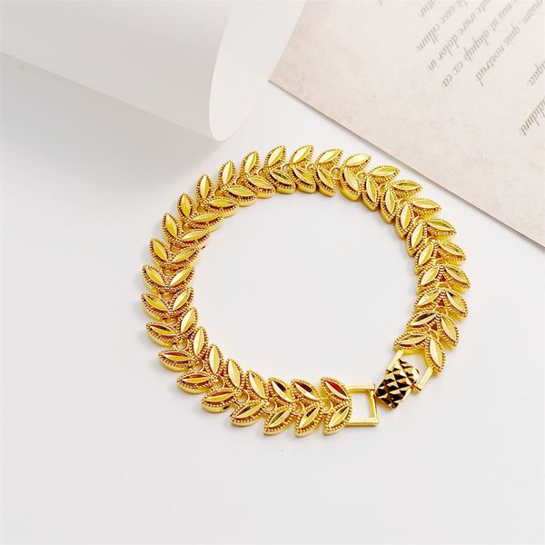 charm bracelets yellow gold color bangles for women exquisite leaf chain bracelet pulsera femme wedding jewelry party gifts bijoux 230801, Golden;silver
charm bracelets yellow gold color bangles for women exquisite leaf chain bracelet pulsera femme wedding jewelry party gifts bijoux 230801, Golden;silver