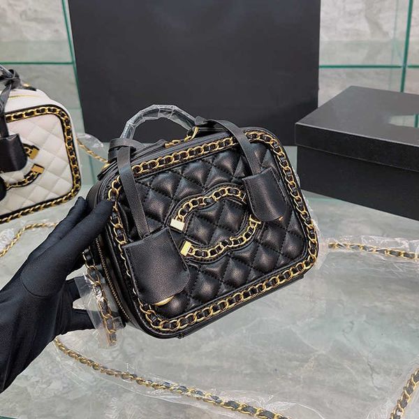 womens designer cosmetic case camera box bags vantiy handle totes with gold metal hardware matelasse chain crossbody shoulder multi pochette
womens designer cosmetic case camera box bags vantiy handle totes with gold metal hardware matelasse chain crossbody shoulder multi pochette