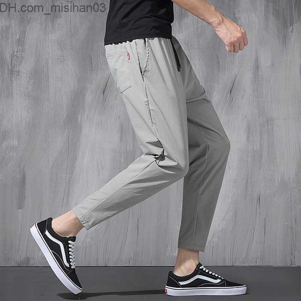 men's pants new korean silk elastic men's loose 9-point large feet sweatpants spring z230801, Black
men's pants new korean silk elastic men's loose 9-point large feet sweatpants spring z230801, Black