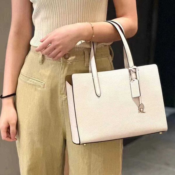 women designer handbags shoulder bag luxury bookbags crossbody bag cowhide handbags lady purse business elegant totes 230715
women designer handbags shoulder bag luxury bookbags crossbody bag cowhide handbags lady purse business elegant totes 230715