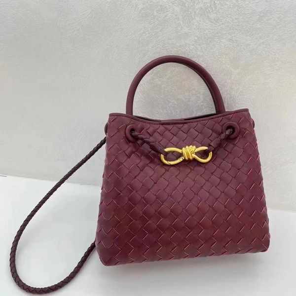 2023 designer new andiamo summer bag cowhide botegas knitted handbag simple and elegant large capacity commuter diagonal straddle women'
2023 designer new andiamo summer bag cowhide botegas knitted handbag simple and elegant large capacity commuter diagonal straddle women'