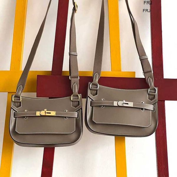 designer bags womens 2023 new mini saddle swift calfskin one shoulder crossbody small girl have logo frj
designer bags womens 2023 new mini saddle swift calfskin one shoulder crossbody small girl have logo frj
