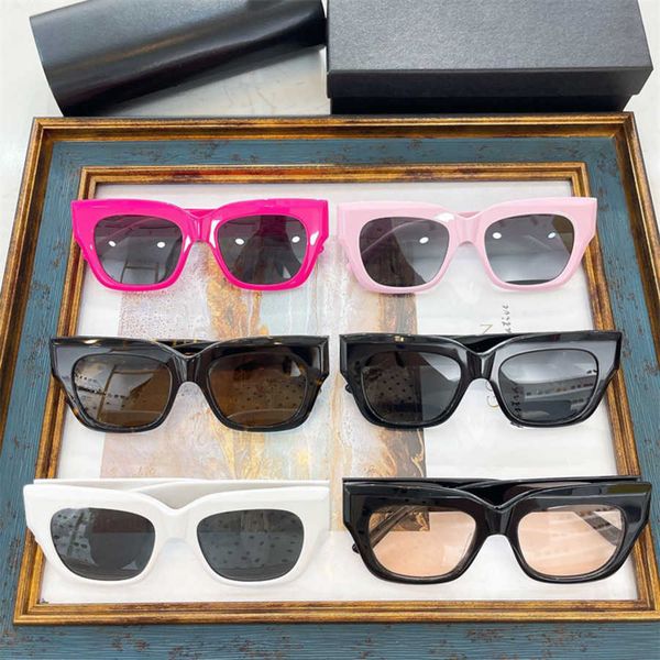 2023 new luxury designer family b's new plate box sunglasses fashionable men's and women's ins popular online stars same sung, White;black
2023 new luxury designer family b's new plate box sunglasses fashionable men's and women's ins popular online stars same sung, White;black