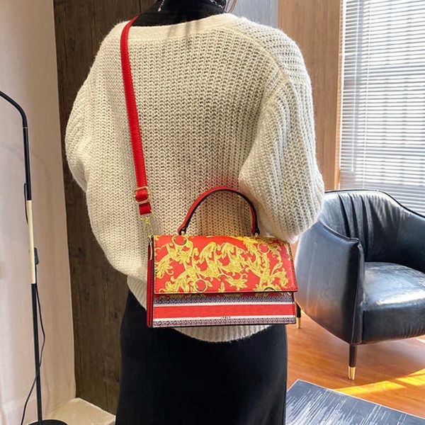 versa designer bag women's shoulder bag scrawl fashion printed small square bag versatile shoulder bag small design handbag 230715
versa designer bag women's shoulder bag scrawl fashion printed small square bag versatile shoulder bag small design handbag 230715