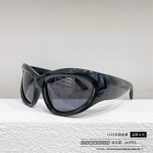 2023 new luxury designer family b's new plate style oval sunglasses fashionable men's and women's ins popular online stars sa, White;black
2023 new luxury designer family b's new plate style oval sunglasses fashionable men's and women's ins popular online stars sa, White;black