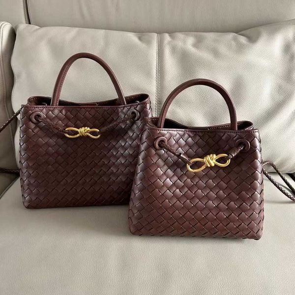 botegas genuine designer 2023 new andiamo leather bag women's fashion handwoven handheld one shoulder diagonal straddle p96z
botegas genuine designer 2023 new andiamo leather bag women's fashion handwoven handheld one shoulder diagonal straddle p96z