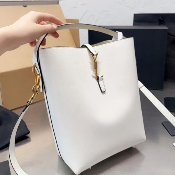 2023 new fashion brand womens drawstring totes fashion trend bucket handbags letter hasp shoulder bags crossbody purses genuine leather with
2023 new fashion brand womens drawstring totes fashion trend bucket handbags letter hasp shoulder bags crossbody purses genuine leather with
