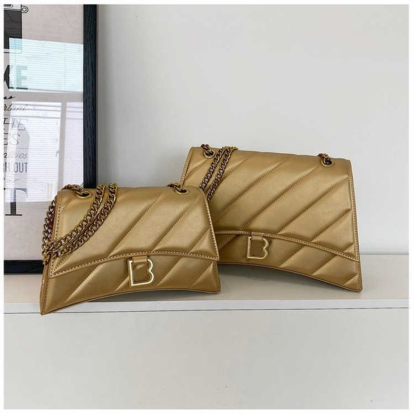 fashion vintage small square bag classic women chain shoulder underarm bag luxury designer handbag high-quality pu leather crossbody bags pu
fashion vintage small square bag classic women chain shoulder underarm bag luxury designer handbag high-quality pu leather crossbody bags pu