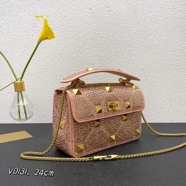 bags luxurys designer new shiny handbag crystal rivet diamond embedding fashion handheld shoulder crossbody women's chain vmnx
bags luxurys designer new shiny handbag crystal rivet diamond embedding fashion handheld shoulder crossbody women's chain vmnx