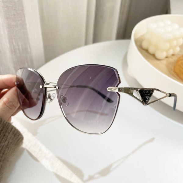 2023 new luxury designer 2023p new women's bicolor gradient color frame plain face big sunglasses foreign style, White;black
2023 new luxury designer 2023p new women's bicolor gradient color frame plain face big sunglasses foreign style, White;black