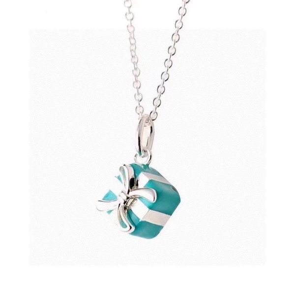 2023 lovely cute pendant necklaces long silver thin stainless steel chain blue gift box design women necklace with dust bag and box
2023 lovely cute pendant necklaces long silver thin stainless steel chain blue gift box design women necklace with dust bag and box