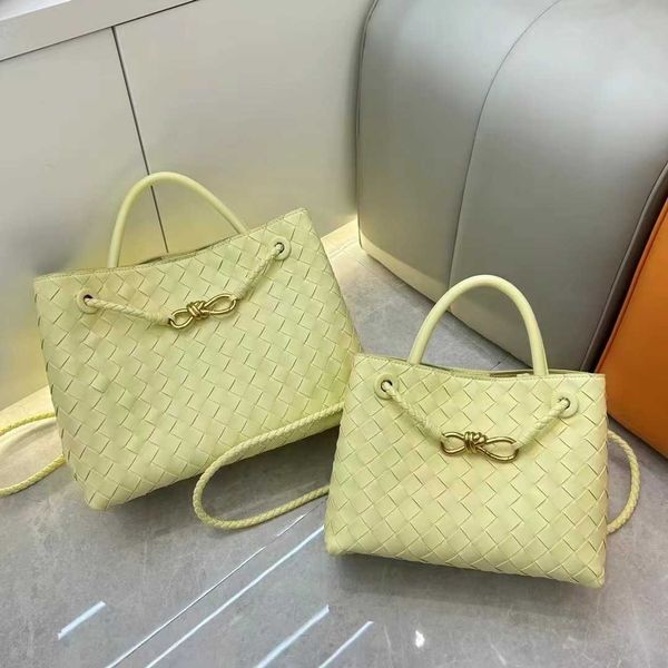 designer bag venetas small design metal rope buckle leather woven tote bag shoulder handheld capacity women's bag 1v2o
designer bag venetas small design metal rope buckle leather woven tote bag shoulder handheld capacity women's bag 1v2o