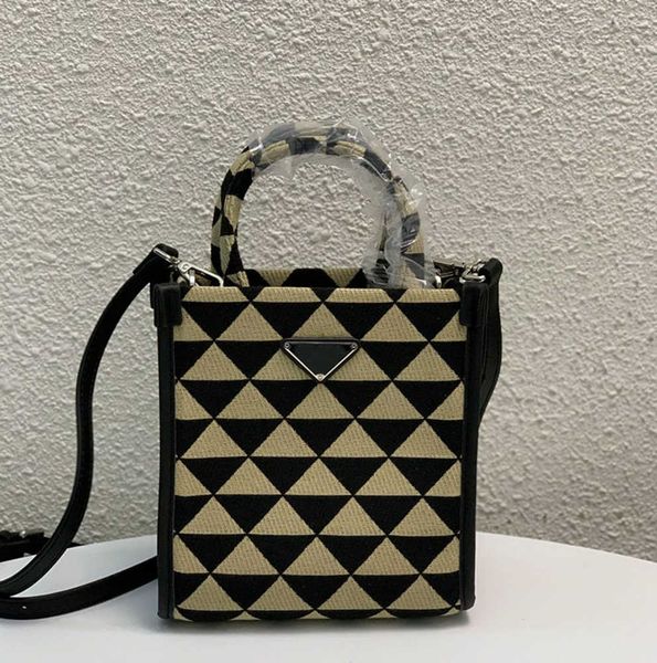 tote shopping bag handbag crossbody bags canvas leather removable shoulder strap inside fashion letters fashion goes with everything
tote shopping bag handbag crossbody bags canvas leather removable shoulder strap inside fashion letters fashion goes with everything