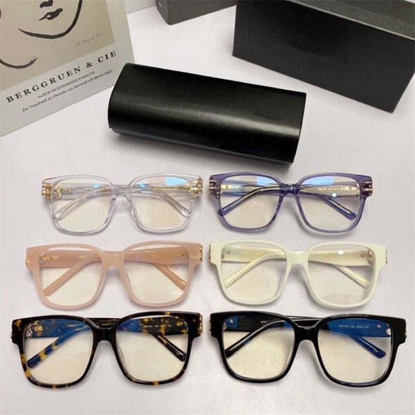 2023 new luxury designer b's sunglasses double b large box plain color flat light mirror internet red same eyeglass frame bb0104, White;black
2023 new luxury designer b's sunglasses double b large box plain color flat light mirror internet red same eyeglass frame bb0104, White;black