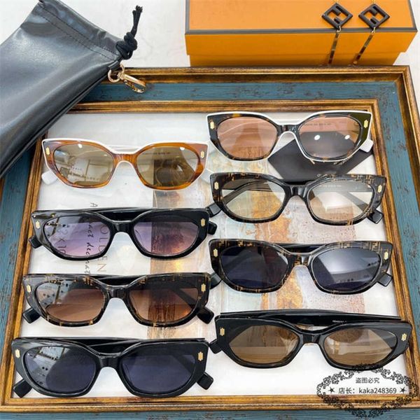 2023 luxury designer new f-family net red same sunglasses fashion fe400181 personalized plate cat eye sunglasses, White;black
2023 luxury designer new f-family net red same sunglasses fashion fe400181 personalized plate cat eye sunglasses, White;black